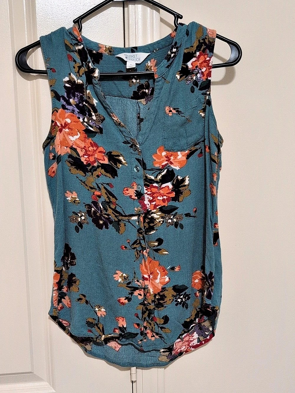 Market & Spruce Floral Button Front Top in Blue Size Small Like New